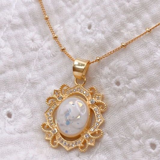 Collier d’allaitement au lait maternel, collier nébuleuse, allaiter, Oxydes de Zirconium et plaqué Or