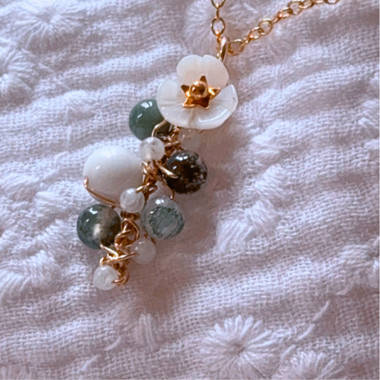 Collier d’ allaitement, collier au lait maternel personnalisé, nacre, fleur, perle au lait maternel