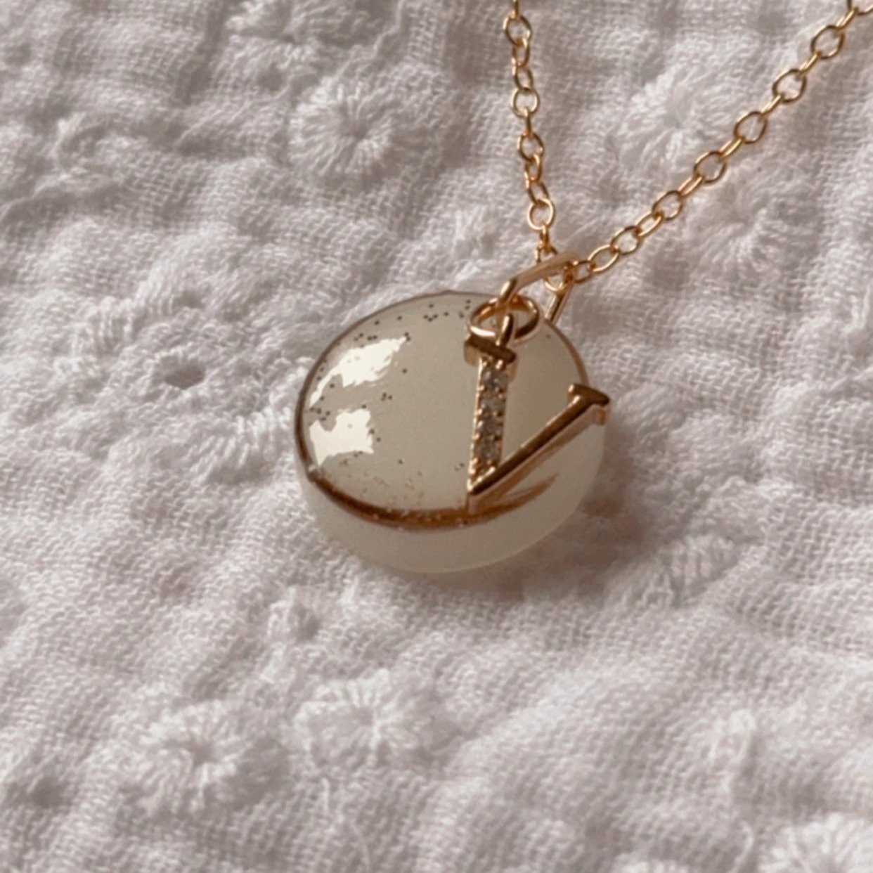 Bijou lait maternel, bijoux au lait maternel, allaitement, allaiter, maman, bijou souvenirs, souvenir d’allaitement, bijou maman