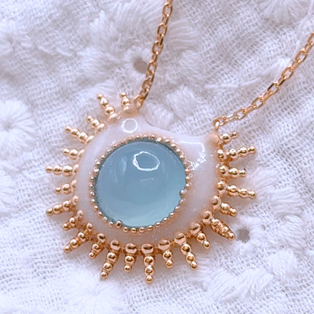 Collier soleil et Agate bleue au lait maternel, bijou d’allaitement, souvenir d’allaitement pour les mamans, idée cadeaux de naissance, allaiter partout tout le temps