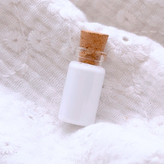 Fiole au lait maternel, souvenir d’allaitement