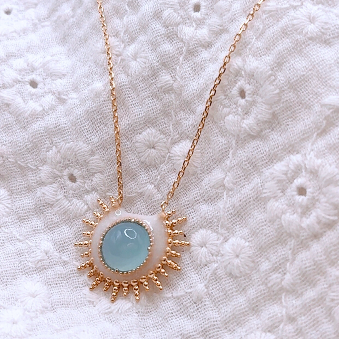 Collier soleil et Agate bleue au lait maternel, bijou d’allaitement, souvenir d’allaitement pour les mamans, idée cadeaux de naissance